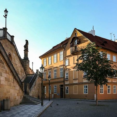 Charles Bridge Apartment Praga Esterno foto