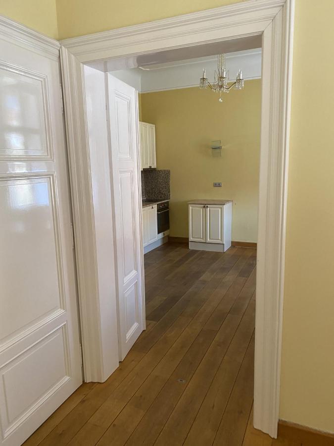 Charles Bridge Apartment Praga Esterno foto