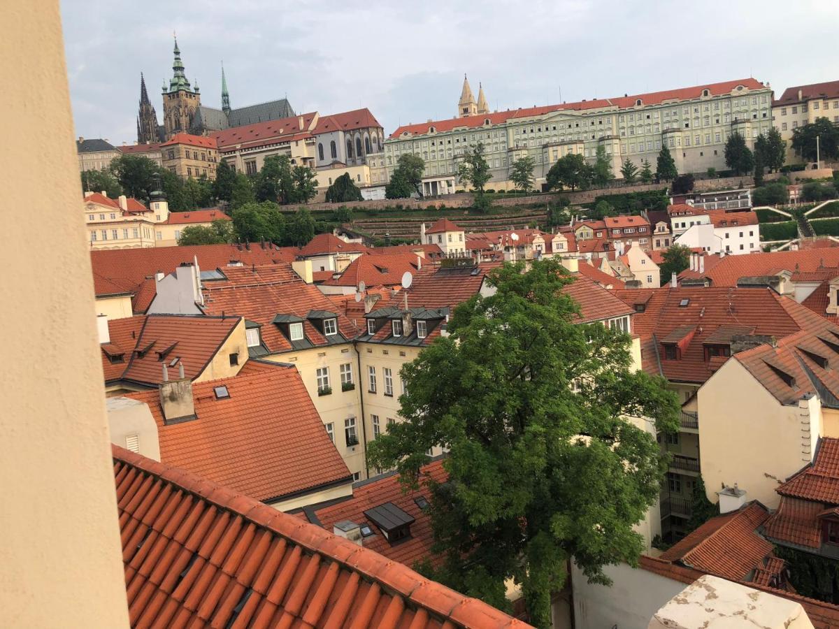 Charles Bridge Apartment Praga Esterno foto